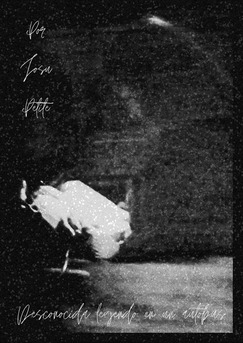 Desconocida Leyendo En Un AutobĂșs